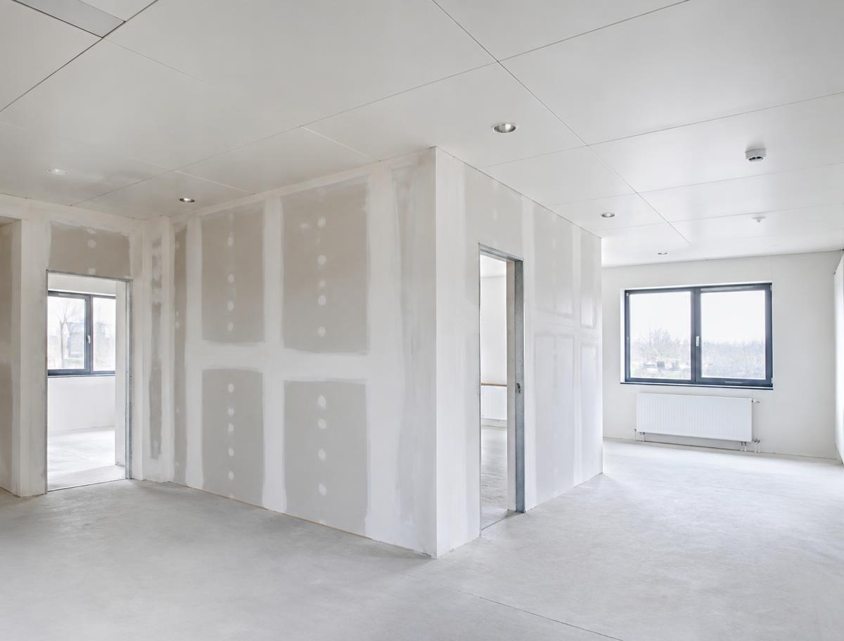 Neue Trockenbauwände und abgehängte Decke im Innenausbau